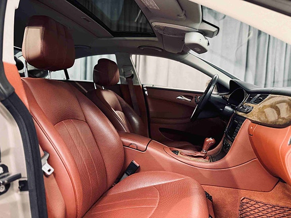 Mercedes-Benz CLS350 22 of 30