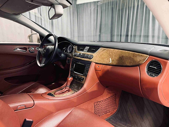 Mercedes-Benz CLS350 14 of 30
