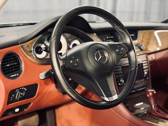 Mercedes-Benz CLS350 17 of 30