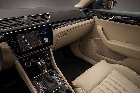 Skoda Superb 10 of 30