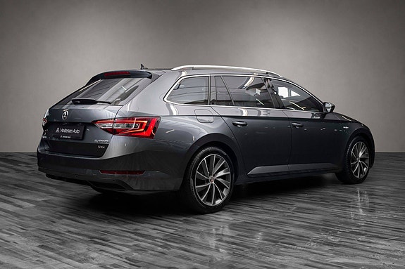 Skoda Superb 7 of 30