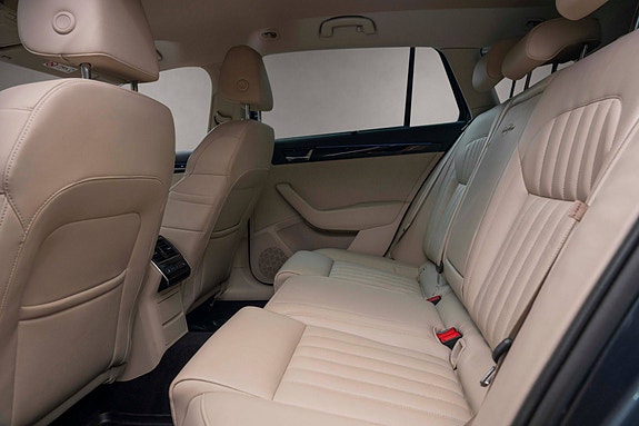 Skoda Superb 14 of 30