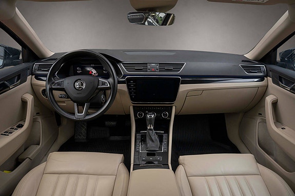 Skoda Superb 9 of 30