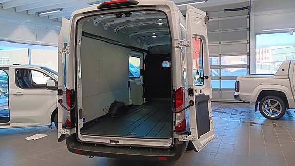 Ford Transit 17 of 30