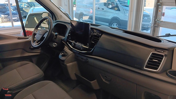 Ford Transit 28 of 30