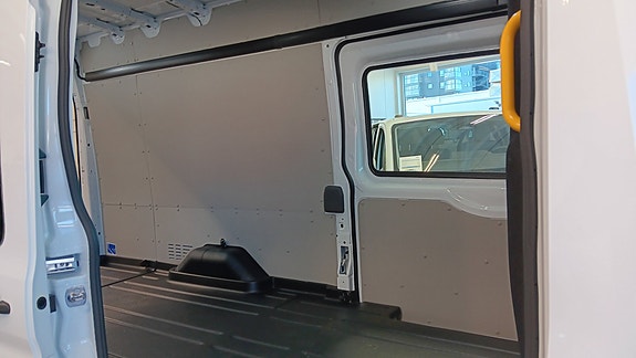 Ford Transit 27 of 30