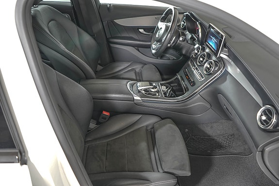 Mercedes-Benz GLC350 e 19 of 30