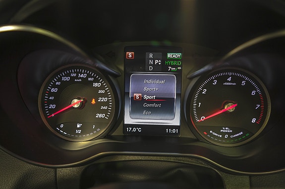 Mercedes-Benz GLC350 e 29 of 30