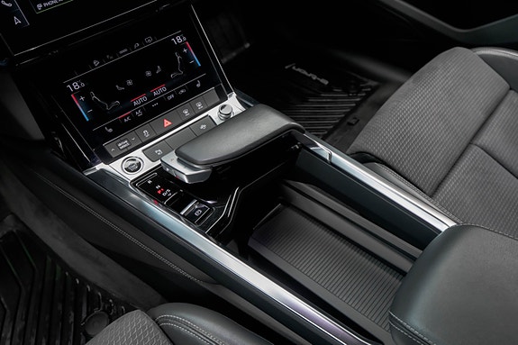 Audi Q8 e-tron 24 of 30