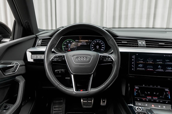 Audi Q8 e-tron 21 of 30