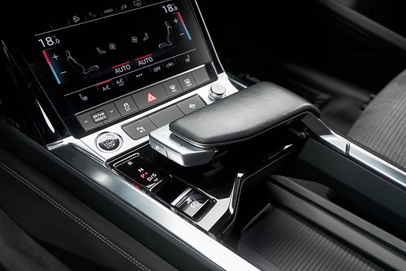Audi Q8 e-tron 25 of 30