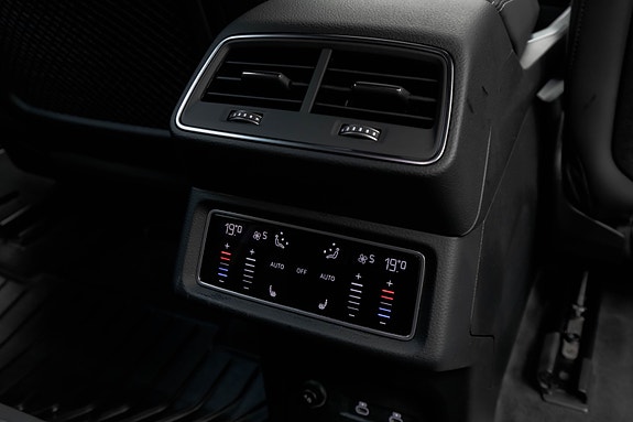 Audi Q8 e-tron 18 of 30