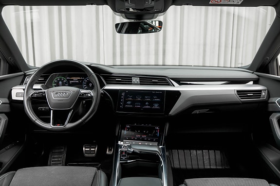 Audi Q8 e-tron 23 of 30