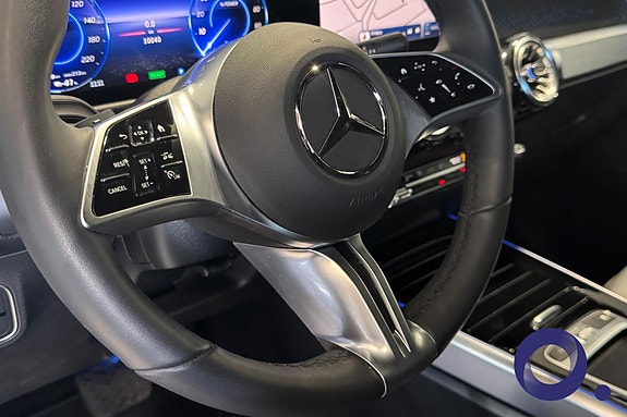 Mercedes-Benz EQB300 3 of 17