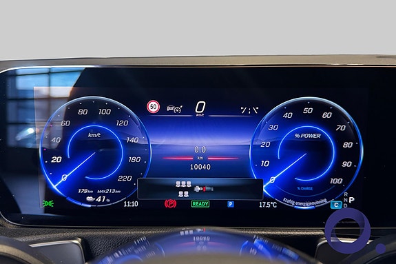 Mercedes-Benz EQB300 6 of 17