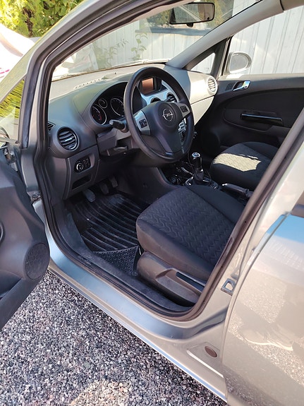Opel Corsa 8 of 9