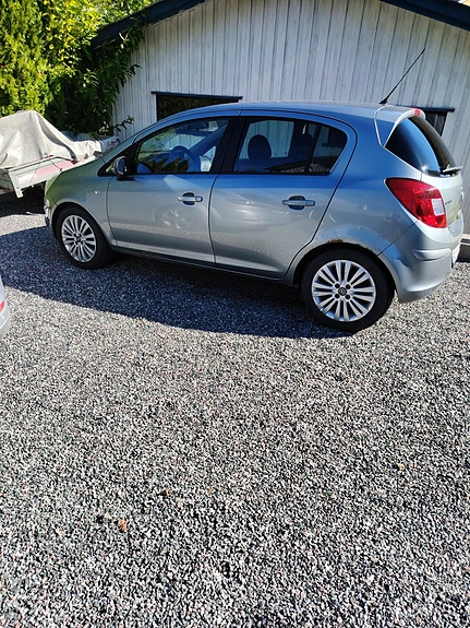 Opel Corsa 2 of 9
