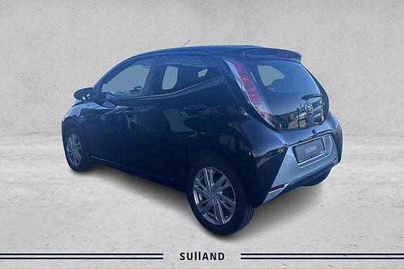 Toyota Aygo 3 of 28