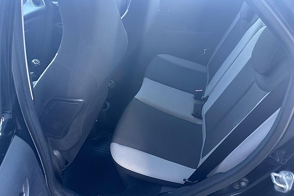 Toyota Aygo 16 of 28