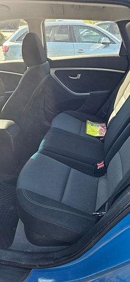 Hyundai i30 8 of 13