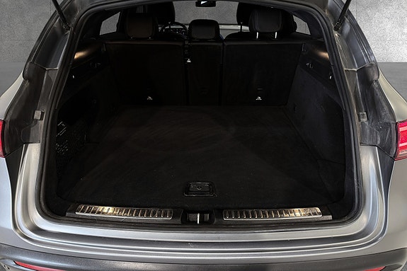 Mercedes-Benz EQC400 24 of 28