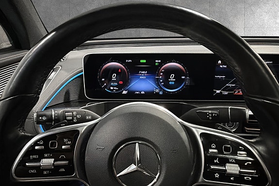 Mercedes-Benz EQC400 14 of 28