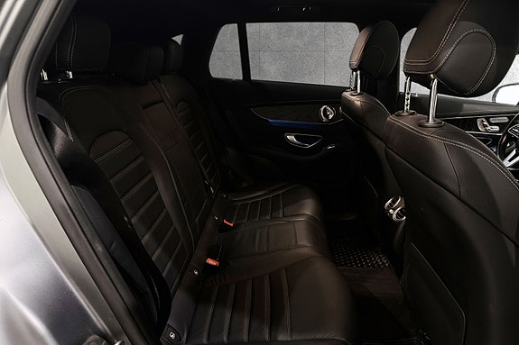Mercedes-Benz EQC400 27 of 28