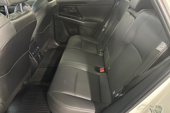 Subaru Solterra 10 of 15