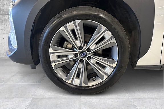 Subaru Solterra 7 of 15