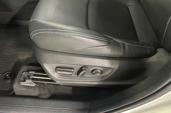 Subaru Solterra 9 of 15