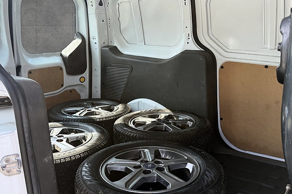 Ford Transit Connect 18 of 30