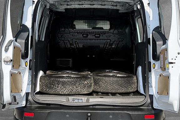 Ford Transit Connect 17 of 30