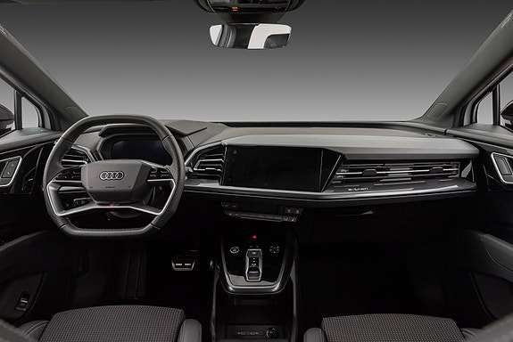Audi Q4 e-tron 10 of 30