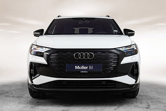 Audi Q4 e-tron 3 of 30