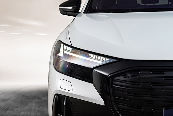 Audi Q4 e-tron 5 of 30