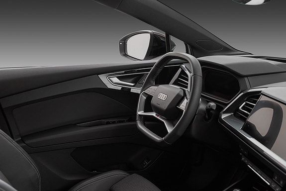 Audi Q4 e-tron 12 of 30