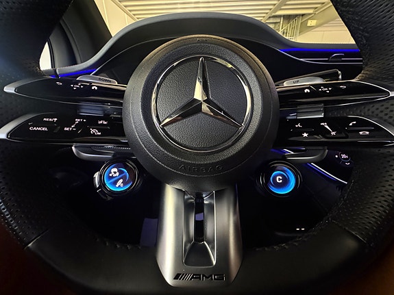 Mercedes-Benz EQE SUV 11 of 30
