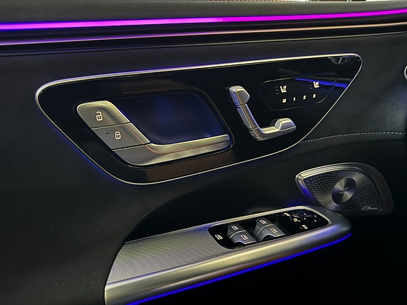 Mercedes-Benz EQE SUV 7 of 30