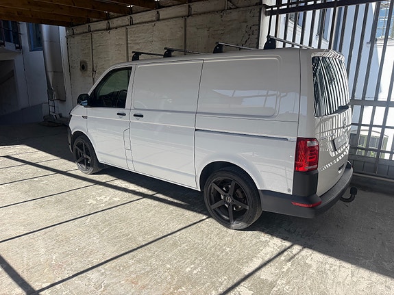 Volkswagen Transporter 6 of 22