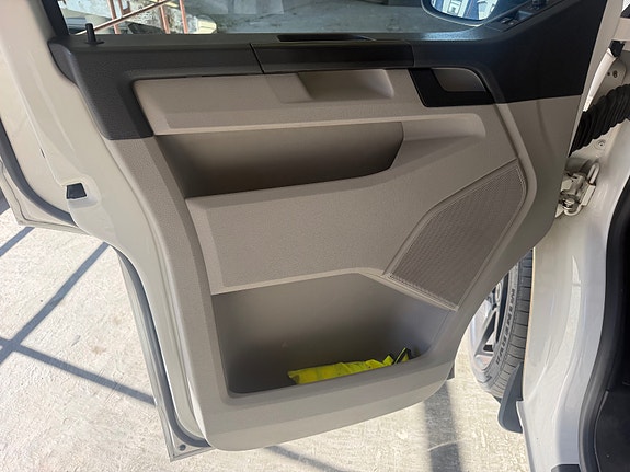 Volkswagen Transporter 17 of 22