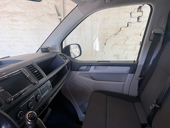 Volkswagen Transporter 15 of 22