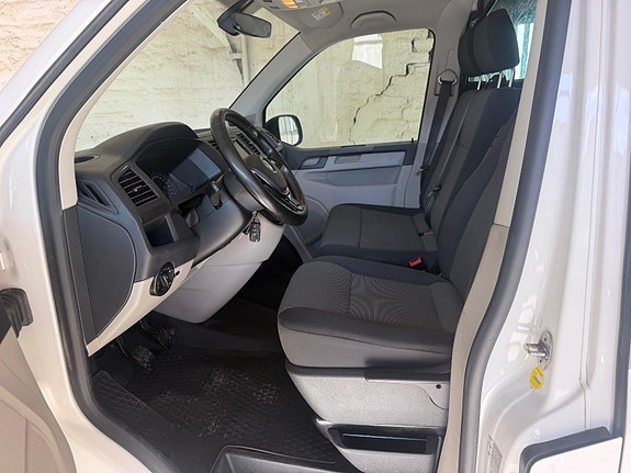 Volkswagen Transporter 10 of 22