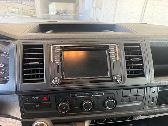 Volkswagen Transporter 13 of 22