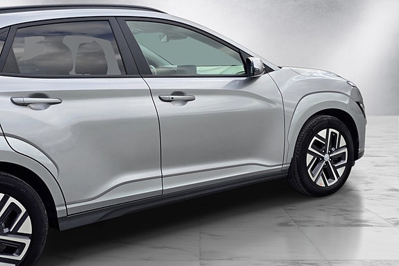 Hyundai Kona 14 of 30