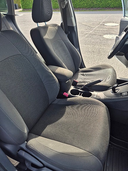Toyota Auris 17 of 27