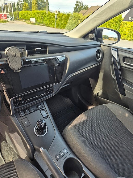 Toyota Auris 27 of 27