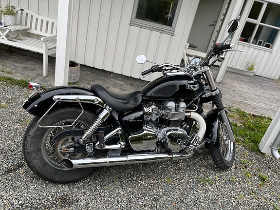 Triumph America 800 4 of 15
