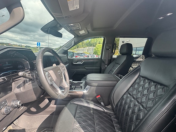 Chevrolet Silverado 1500 11 of 18