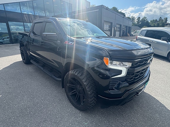 Chevrolet Silverado 1500 9 of 18