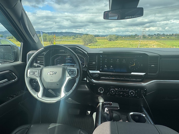 Chevrolet Silverado 1500 16 of 18